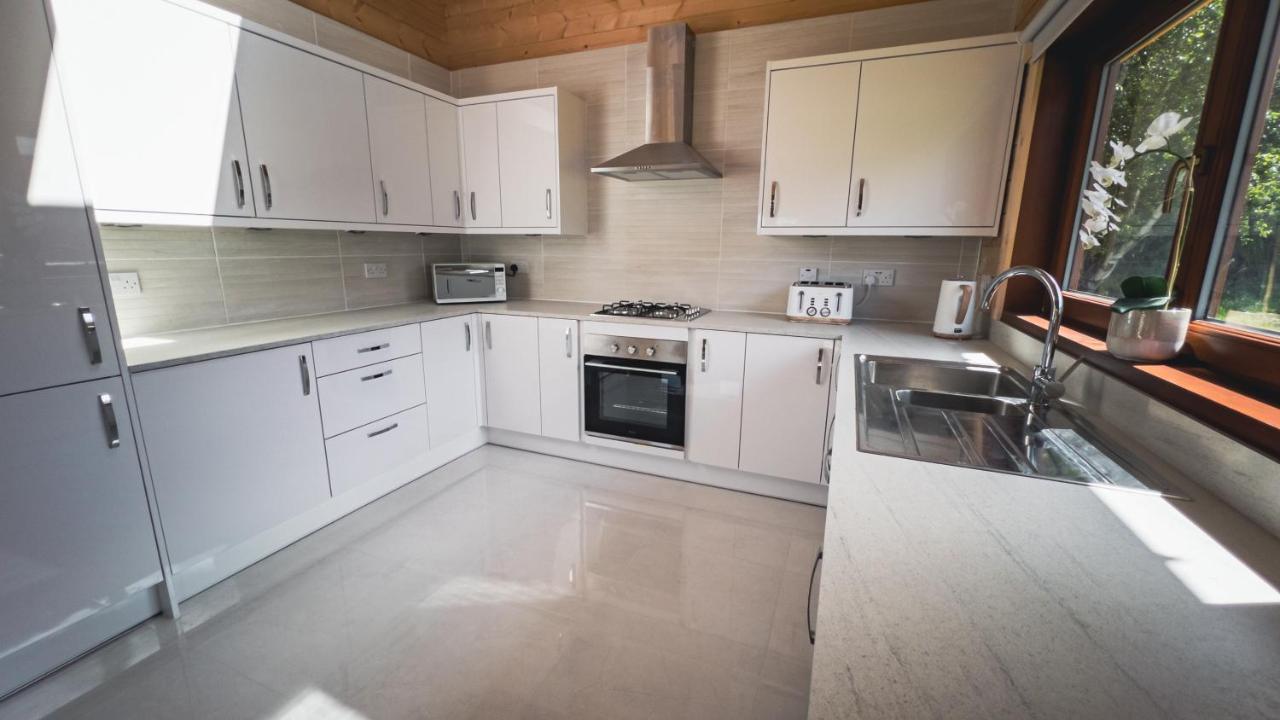 Sundance Lodge, Fantastic New Cabin With Hot Tub - Sleeps 6 - Largest In Felmoor Park Morpeth Zewnętrze zdjęcie