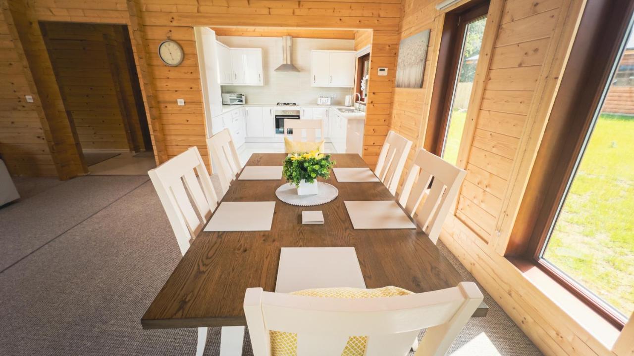 Sundance Lodge, Fantastic New Cabin With Hot Tub - Sleeps 6 - Largest In Felmoor Park Morpeth Zewnętrze zdjęcie