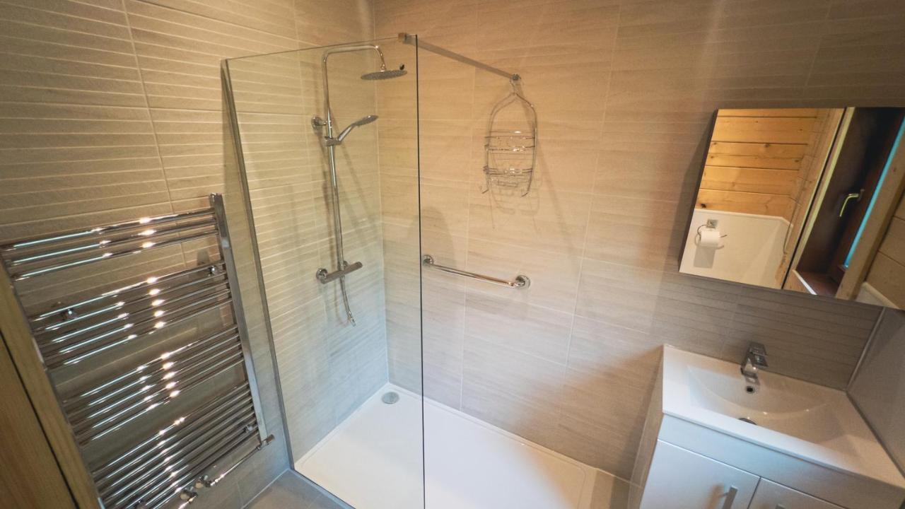 Sundance Lodge, Fantastic New Cabin With Hot Tub - Sleeps 6 - Largest In Felmoor Park Morpeth Zewnętrze zdjęcie