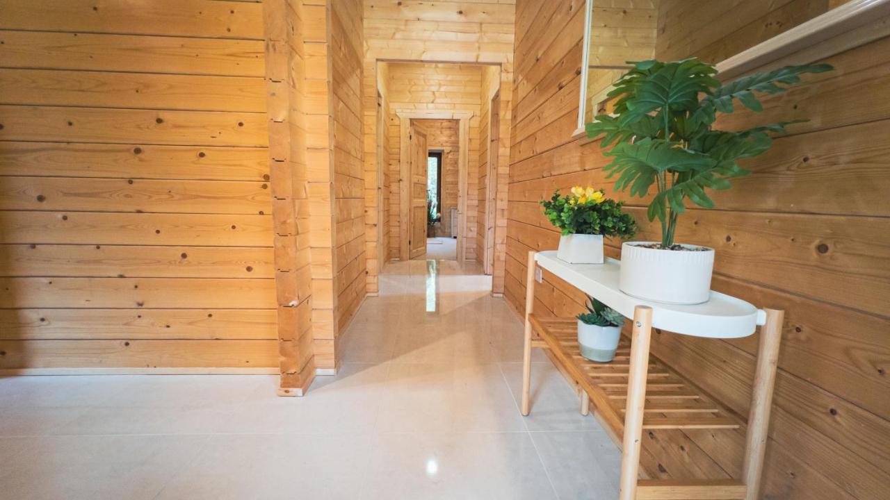 Sundance Lodge, Fantastic New Cabin With Hot Tub - Sleeps 6 - Largest In Felmoor Park Morpeth Zewnętrze zdjęcie