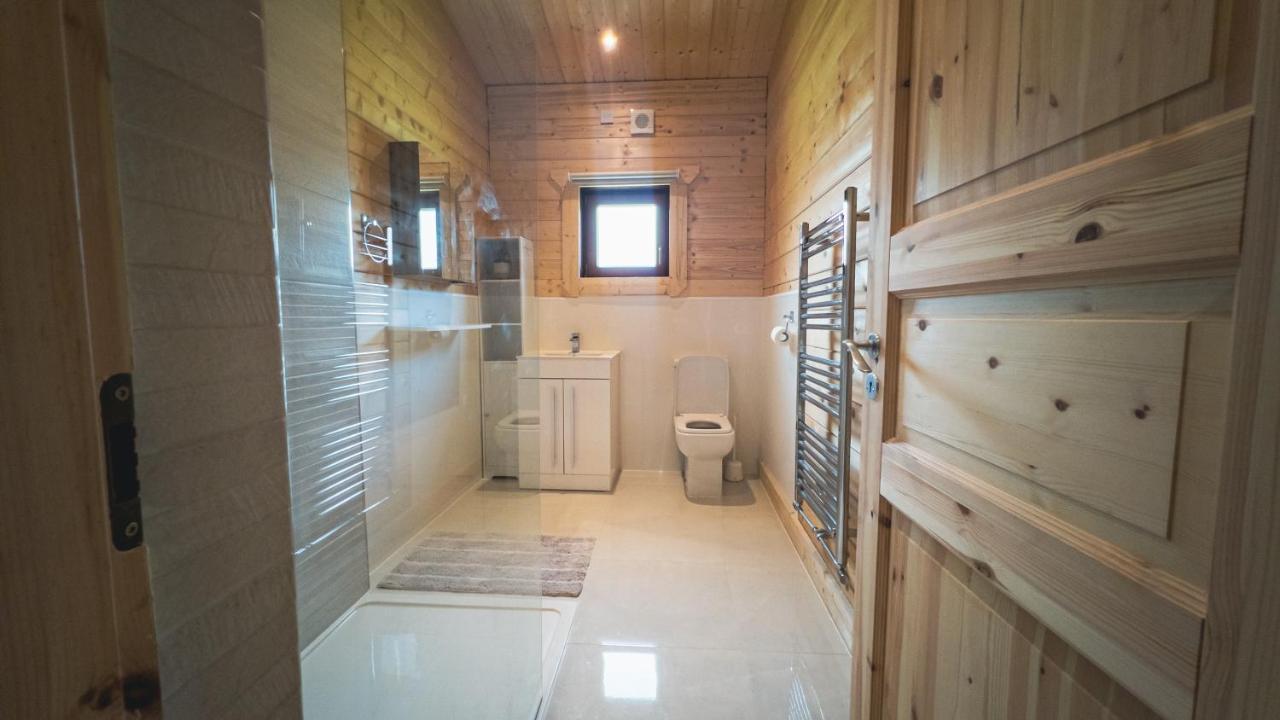 Sundance Lodge, Fantastic New Cabin With Hot Tub - Sleeps 6 - Largest In Felmoor Park Morpeth Zewnętrze zdjęcie