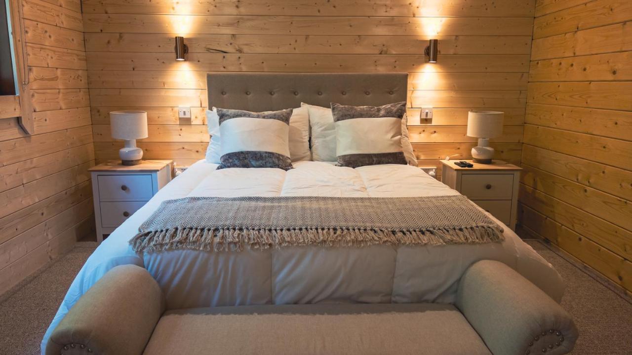 Sundance Lodge, Fantastic New Cabin With Hot Tub - Sleeps 6 - Largest In Felmoor Park Morpeth Zewnętrze zdjęcie