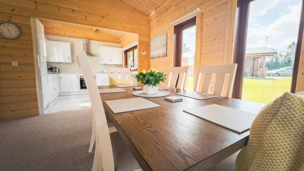 Sundance Lodge, Fantastic New Cabin With Hot Tub - Sleeps 6 - Largest In Felmoor Park Morpeth Zewnętrze zdjęcie