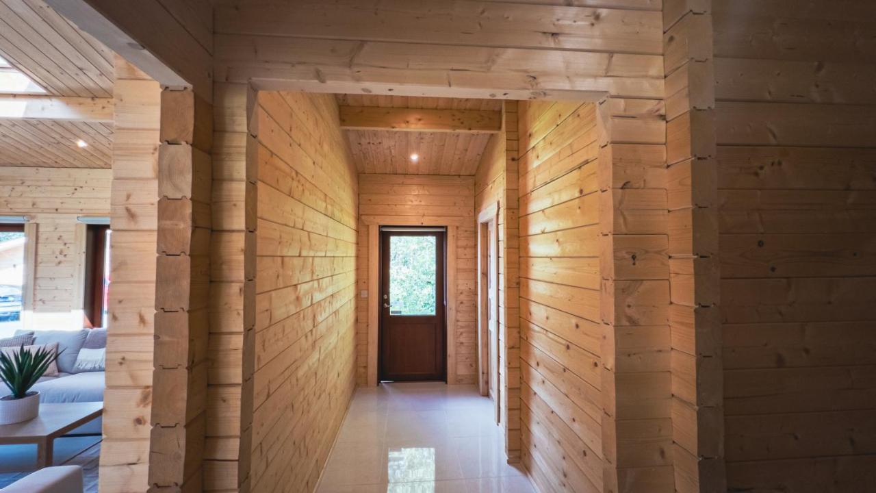 Sundance Lodge, Fantastic New Cabin With Hot Tub - Sleeps 6 - Largest In Felmoor Park Morpeth Zewnętrze zdjęcie